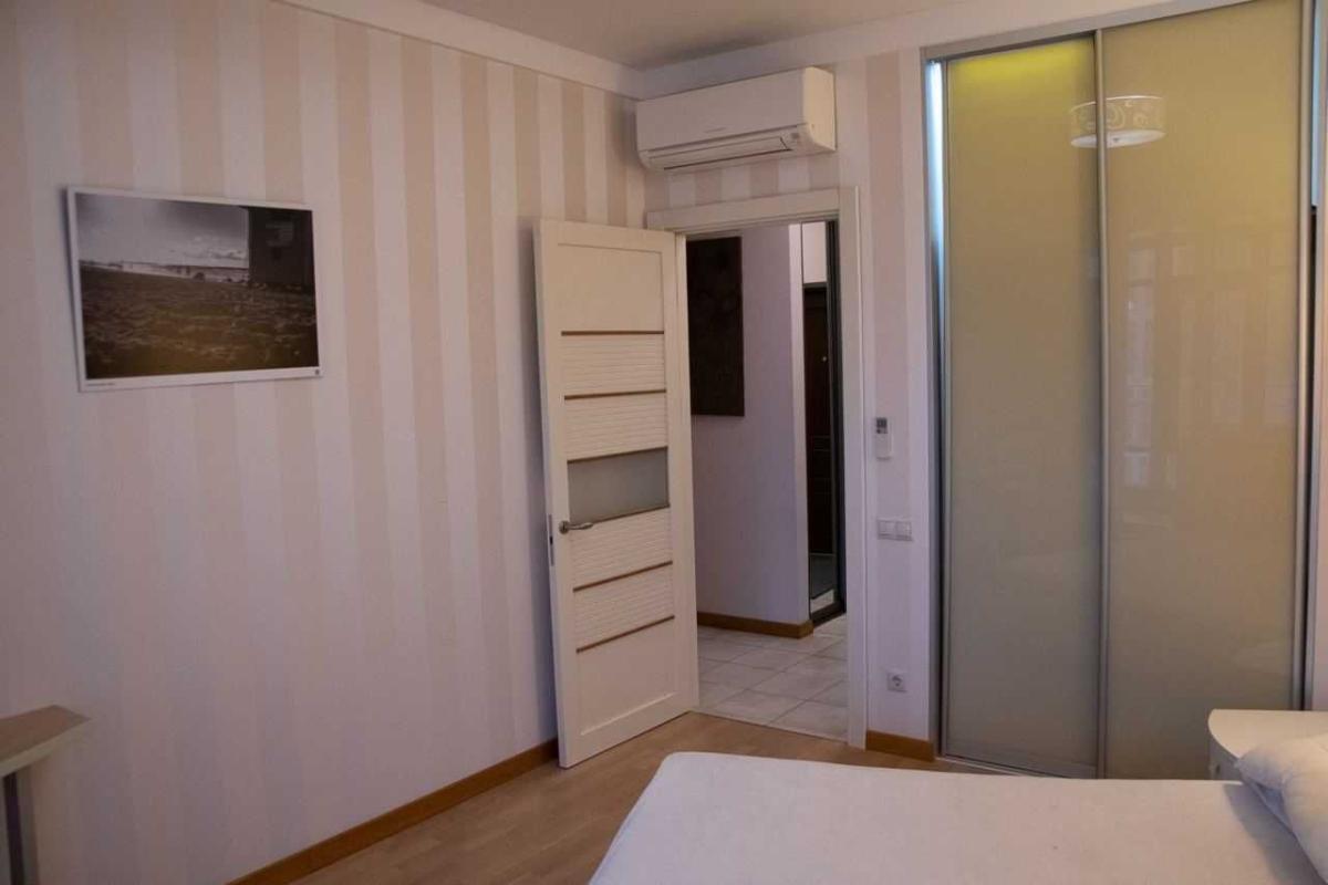 Long term rent 2 bedroom-(s) apartment Yuriia Illienka Street (Melnykova Street) 18б