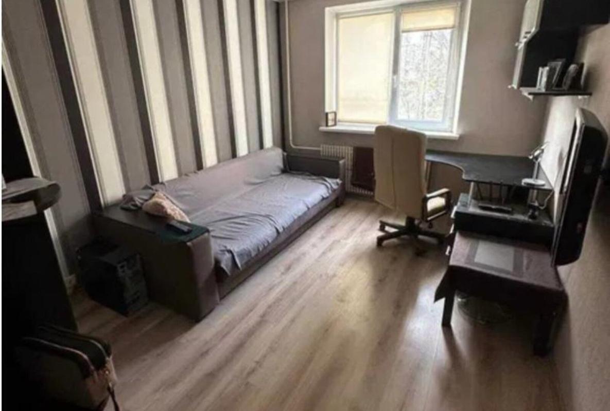 Продаж 3 кімнатної квартири 65 кв. м, Петра Болбочана вул. (Клапцова) 1