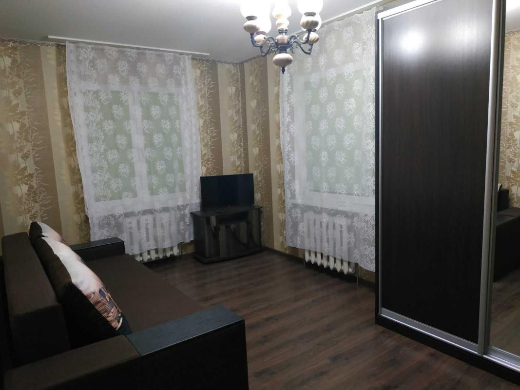 Long term rent 2 bedroom-(s) apartment Urlivska Street 36