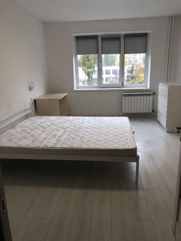 Long term rent 3 bedroom-(s) apartment Zoi Haidai Street 3
