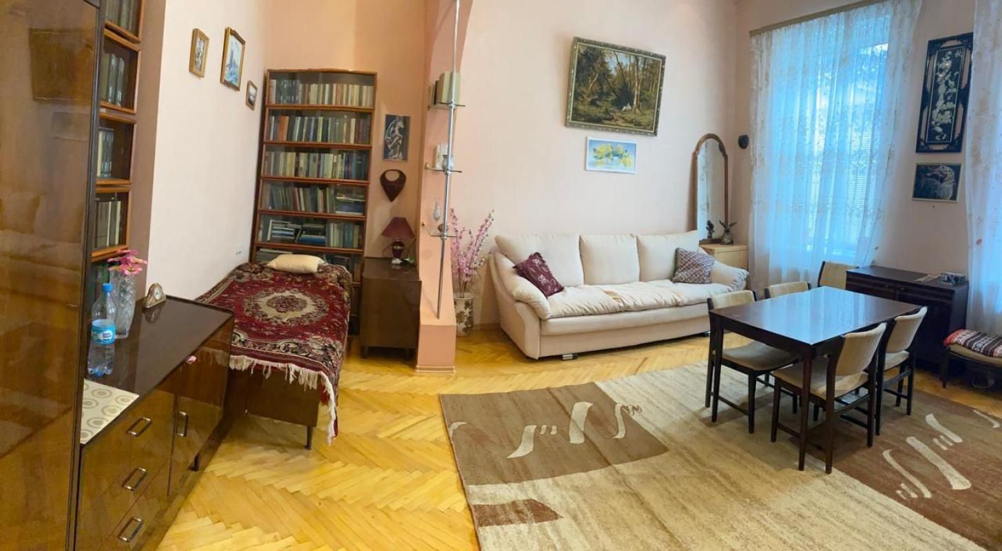 Long term rent 2 bedroom-(s) apartment Svobody Street 22/18