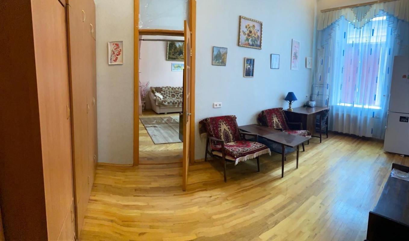 Long term rent 2 bedroom-(s) apartment Svobody Street 22/18