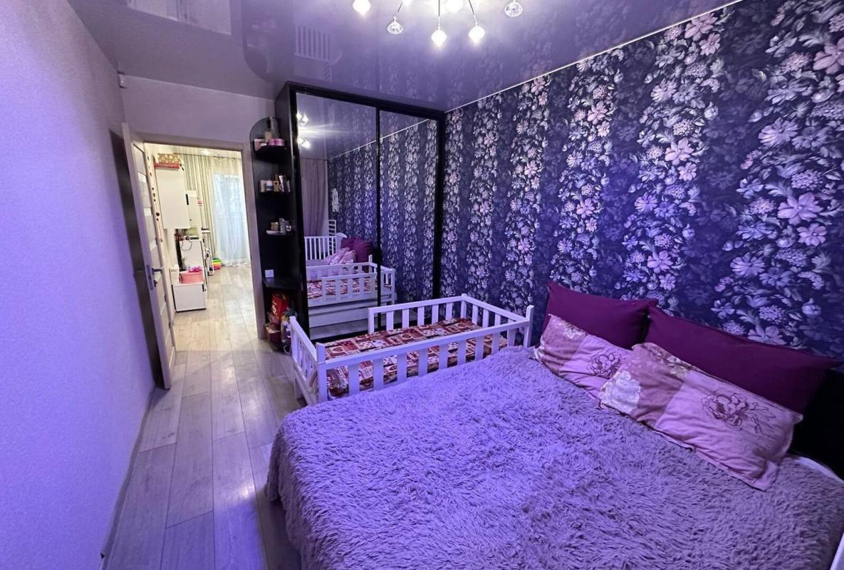 Sale 3 bedroom-(s) apartment 65 sq. m., Akademika Pavlova Street 132в