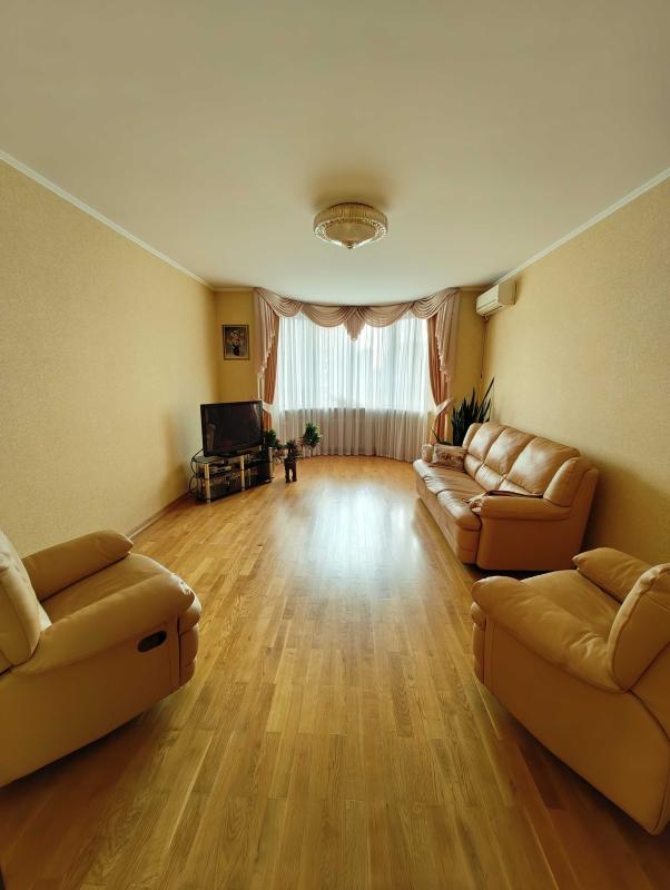 Sale 3 bedroom-(s) apartment 108 sq. m., Kniazhyi Zaton Street 2/30