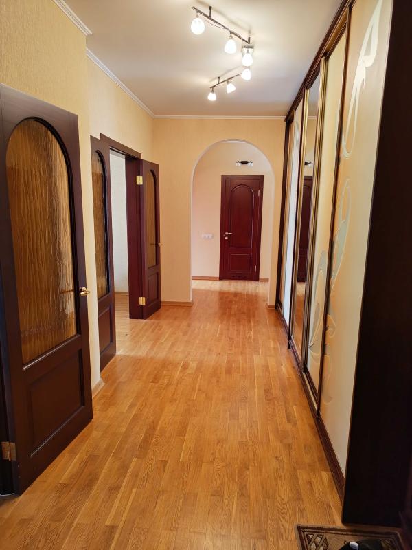 Sale 3 bedroom-(s) apartment 108 sq. m., Kniazhyi Zaton Street 2/30