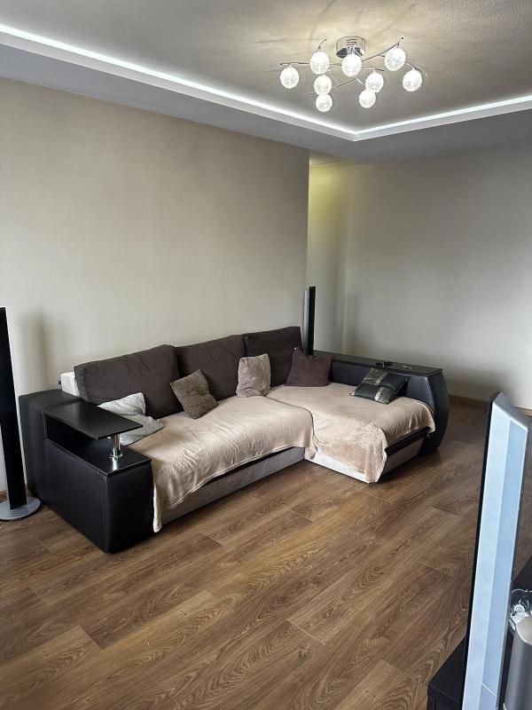 Long term rent 3 bedroom-(s) apartment Yuriia Haharina Avenue 90