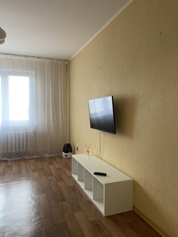 Продаж 1 кімнатної квартири 43 кв. м, Урлівська вул. 38