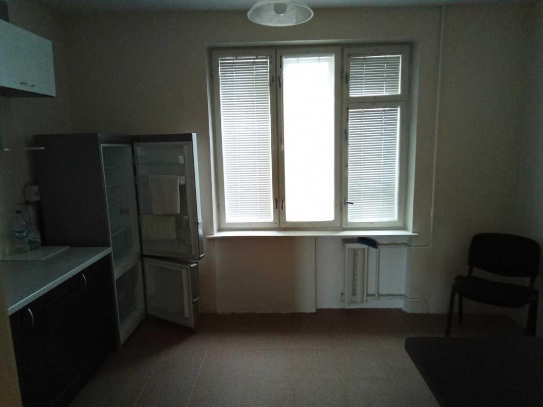 Long term rent 4 bedroom-(s) apartment Khreshchatyk Street (Khreschatyk Street) 4