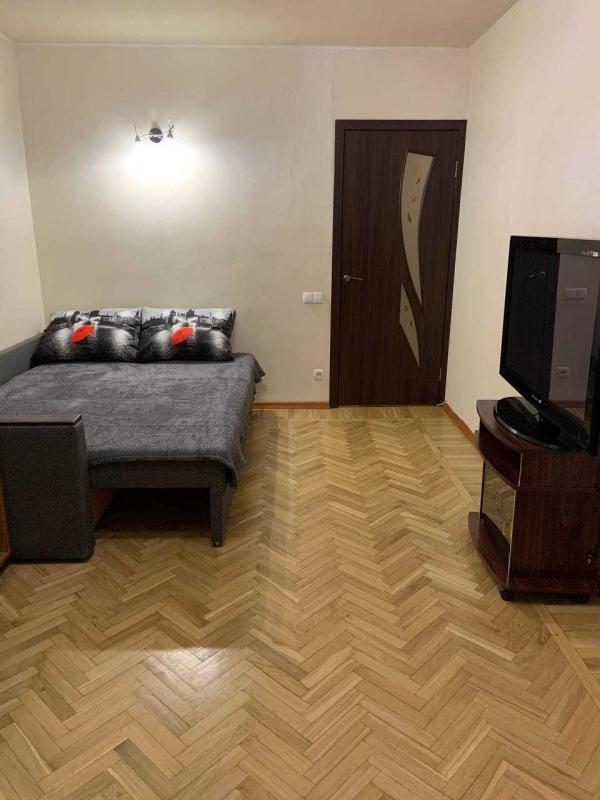 Long term rent 1 bedroom-(s) apartment Shatylivska Street (Lenina Street) 29