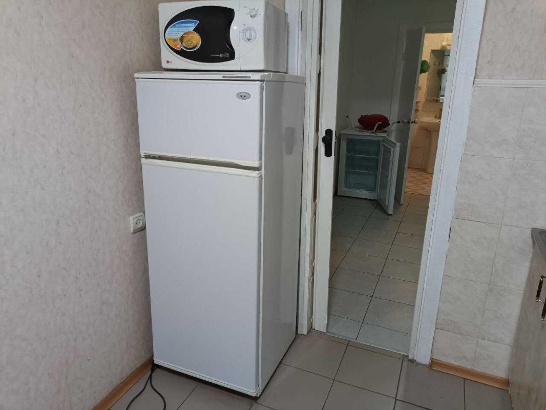 Long term rent 2 bedroom-(s) apartment Klovskyi Descent 18