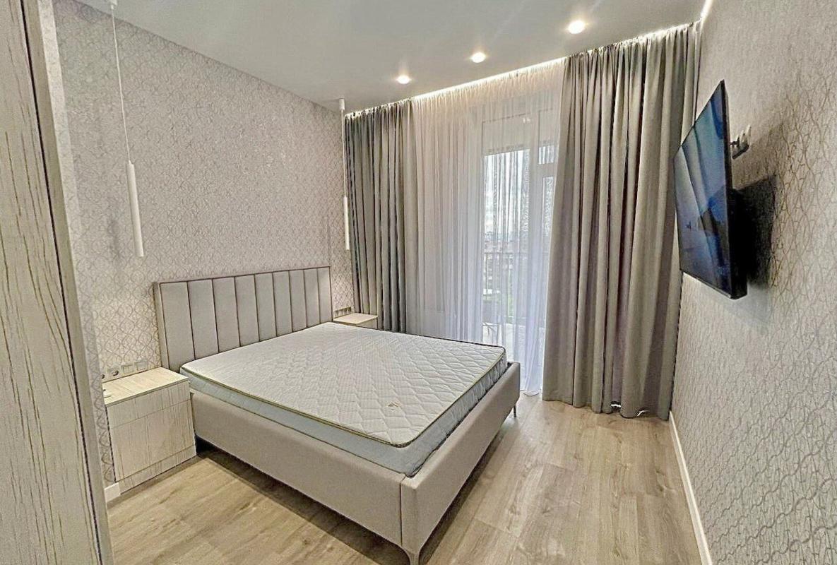 Long term rent 1 bedroom-(s) apartment Bulvarno-Kudriavska Street (Vorovskoho Street) 19а