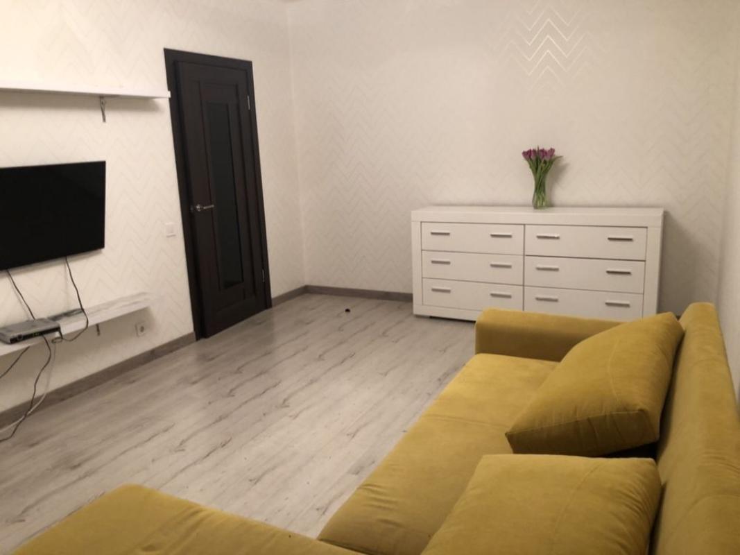 Long term rent 1 bedroom-(s) apartment Mykhaila Hryshka Street 8