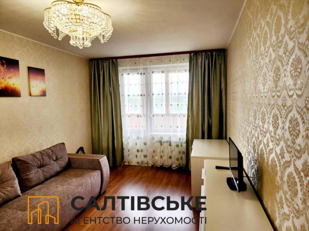 Sale 3 bedroom-(s) apartment 65 sq. m., Valentynivska street 23д
