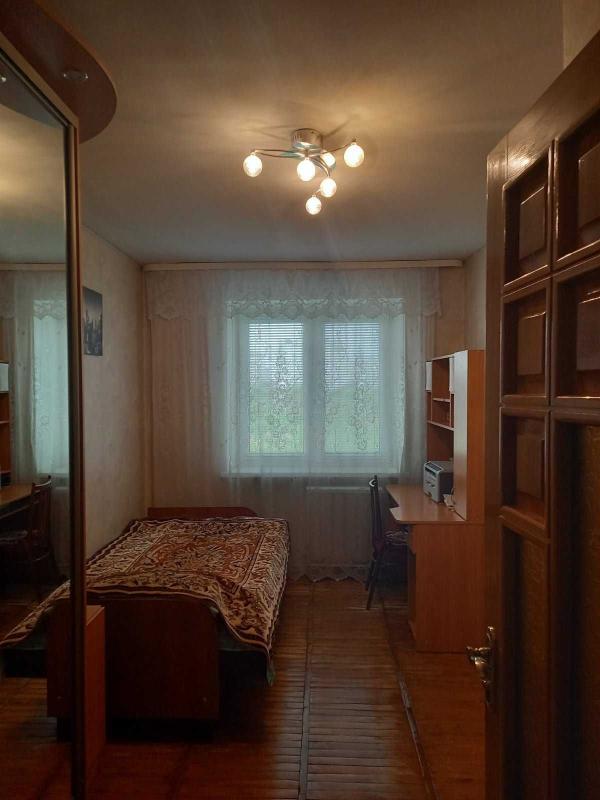 Продаж 2 кімнатної квартири 42 кв. м, Новгородська вул. 2