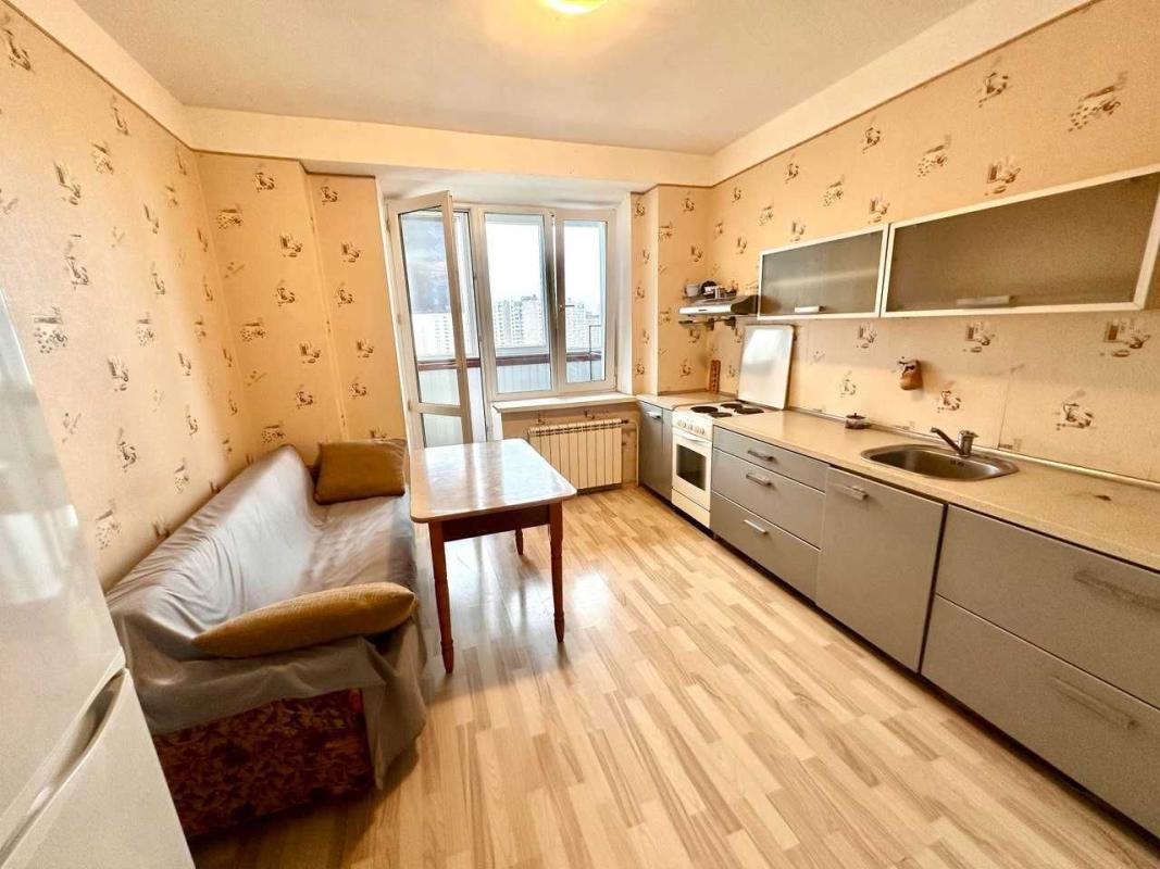 Продажа 2 комнатной квартиры 72 кв. м, Здолбуновская ул. 3г
