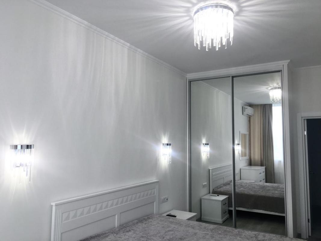 Long term rent 1 bedroom-(s) apartment Beresteiska Avenue (Peremohy Avenue) 11