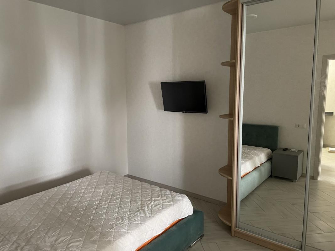 Long term rent 1 bedroom-(s) apartment Novooleksandrivska Street 54а к1