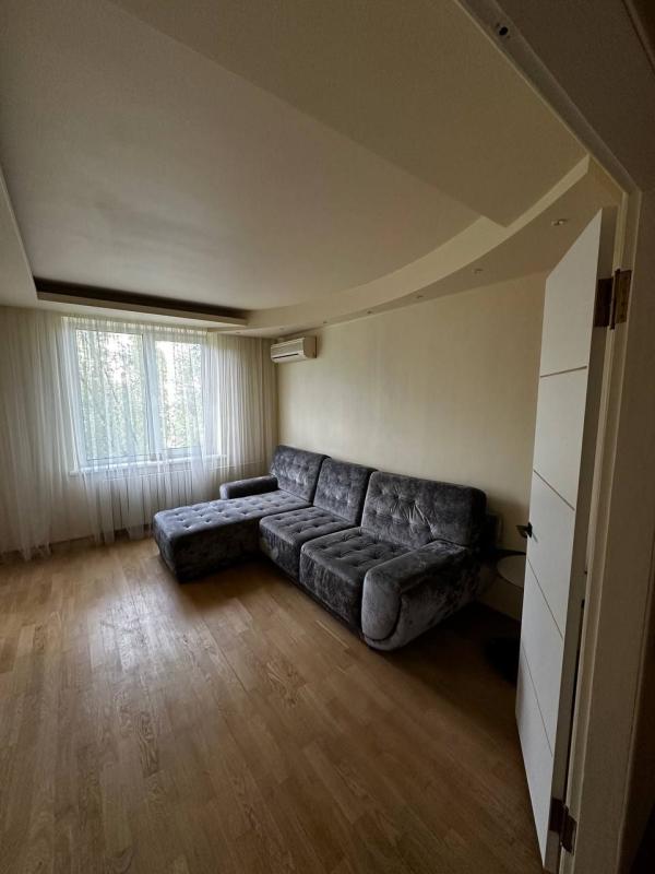 Sale 3 bedroom-(s) apartment 66 sq. m., Peremohy Avenue 72