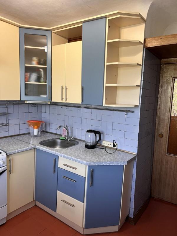 Sale 2 bedroom-(s) apartment 44 sq. m., Kharkivskykh Dyviziy Street 5