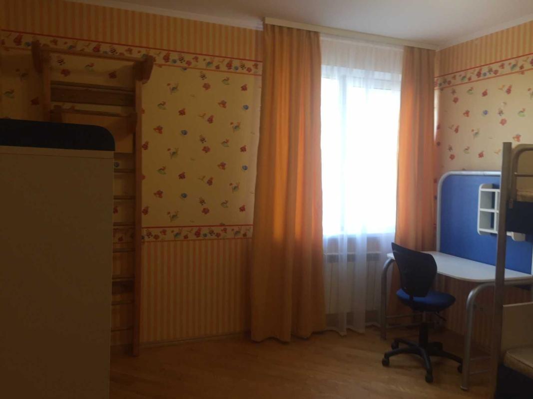 Long term rent 2 bedroom-(s) apartment Stepana Rudanskoho Street 4-6