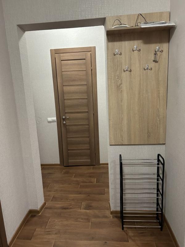 Долгосрочная аренда 1 комнатной квартиры Ревуцкого ул. 54