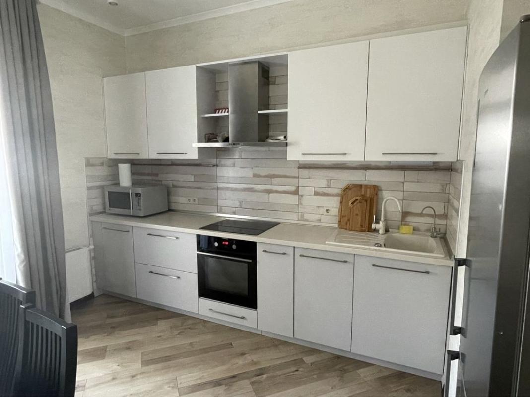 Long term rent 1 bedroom-(s) apartment Yevhena Konovaltsia Street (Schorsa Street) 34А