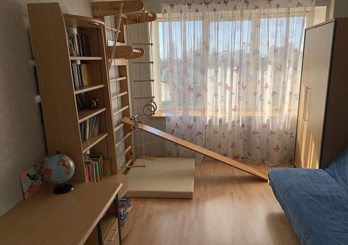 Long term rent 3 bedroom-(s) apartment Yuriia Illienka Street (Melnykova Street)