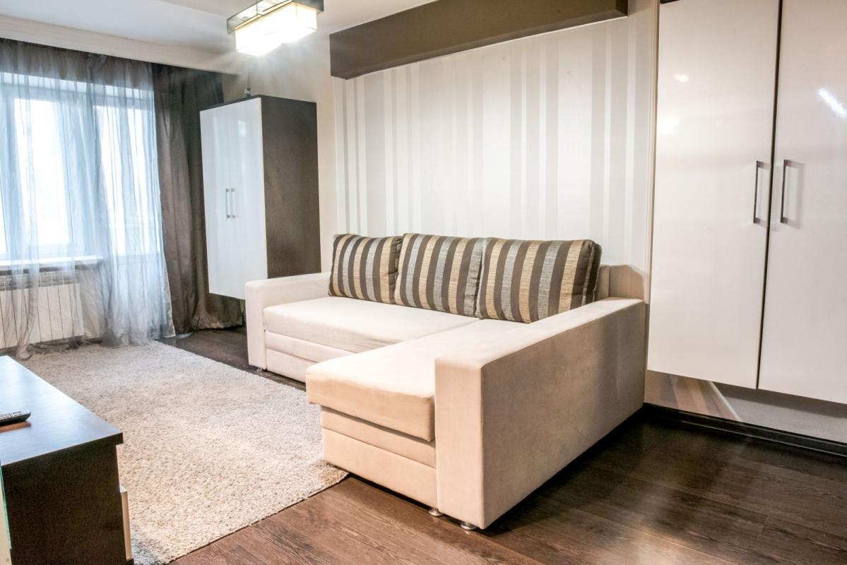 Long term rent 1 bedroom-(s) apartment Lesi Ukrainky Boulevard 10а