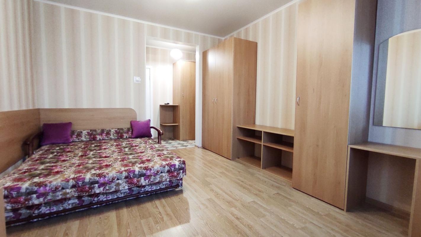 Long term rent 1 bedroom-(s) apartment Yuriya Popravky street (Mykoly Lebedieva Street)