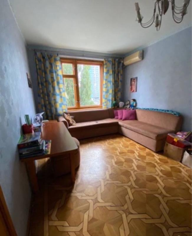 Long term rent 3 bedroom-(s) apartment Akademika Pavlova Street 162