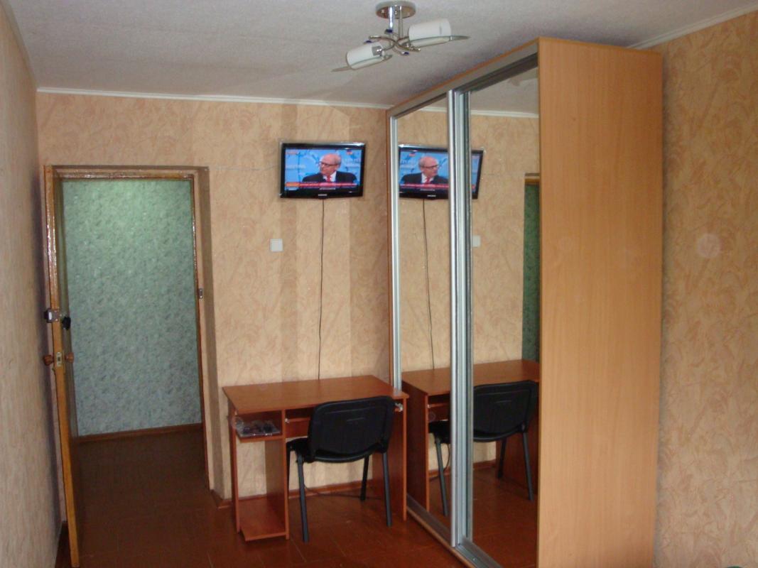 Long term rent 3 bedroom-(s) apartment Moskalivska Street (Zhovtnevoi Revoliutsii Street) 5