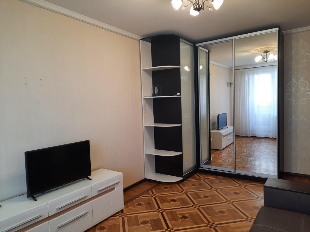 Long term rent 2 bedroom-(s) apartment Liudviga Svobody Avenue 39