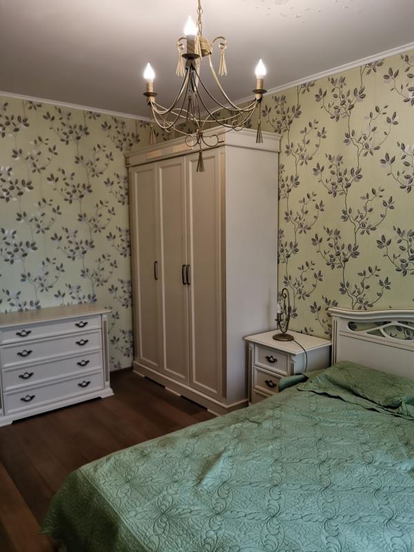 Long term rent 3 bedroom-(s) apartment Grigoriya Vaschenko Street 5