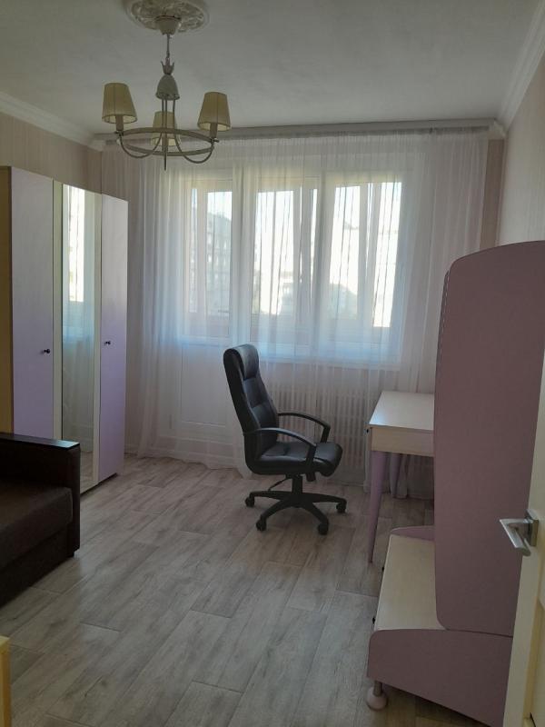 Long term rent 3 bedroom-(s) apartment Permska Street 9