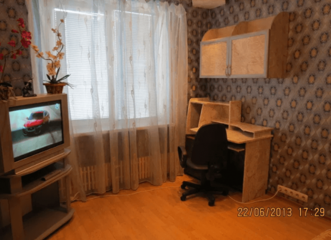 Long term rent 2 bedroom-(s) apartment Hvardiytsiv-Shyronintsiv Street 44