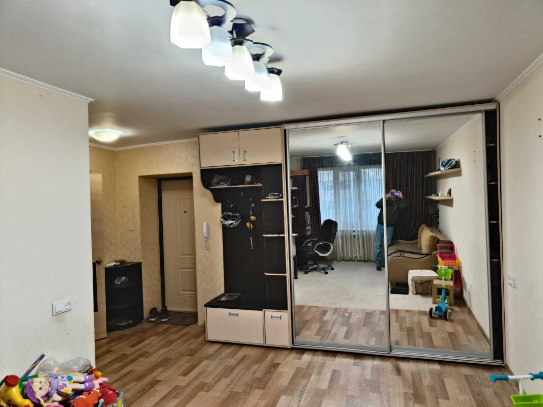 Long term rent 1 bedroom-(s) apartment Kosmichna Street 23