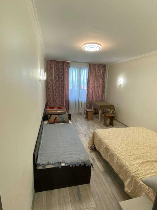 Long term rent 4 bedroom-(s) apartment Berezniakivska Street 30
