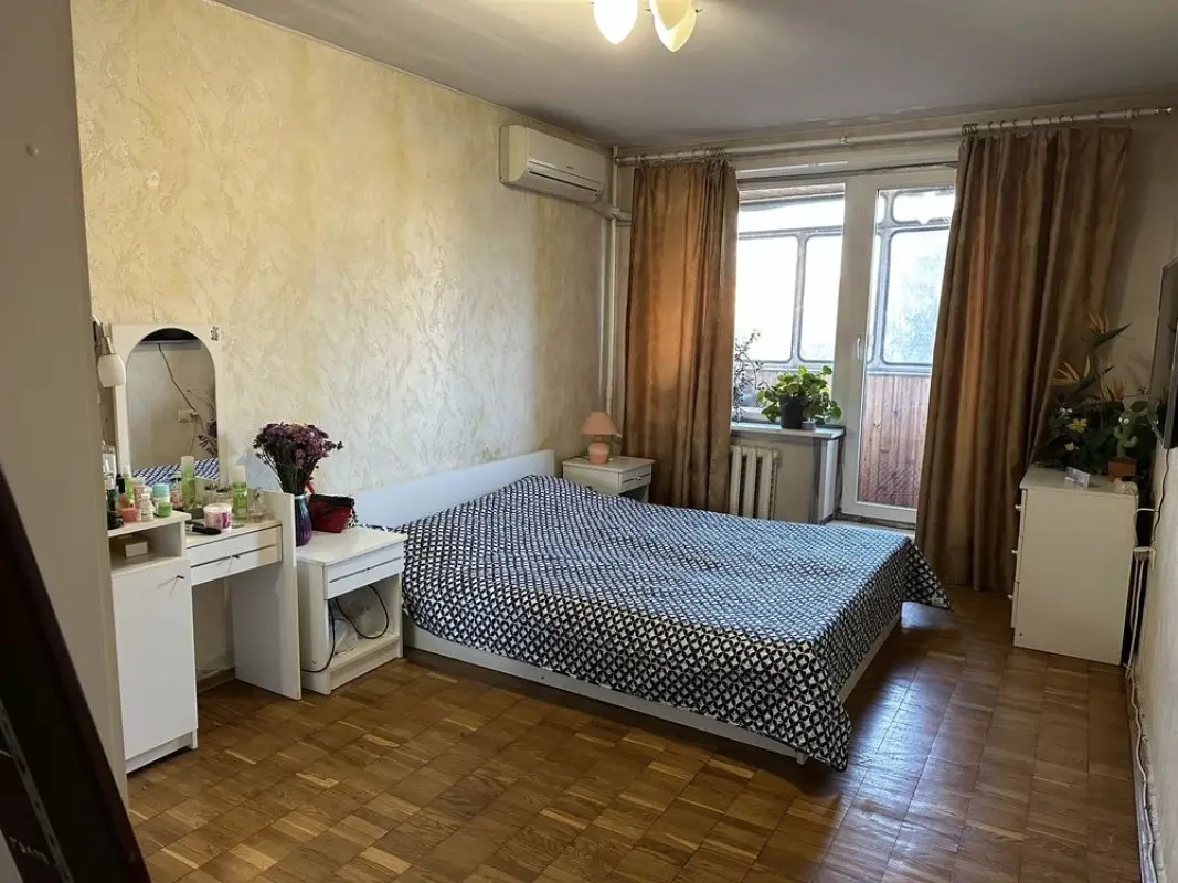 Apartment for sale - Berezniakivska Street 16