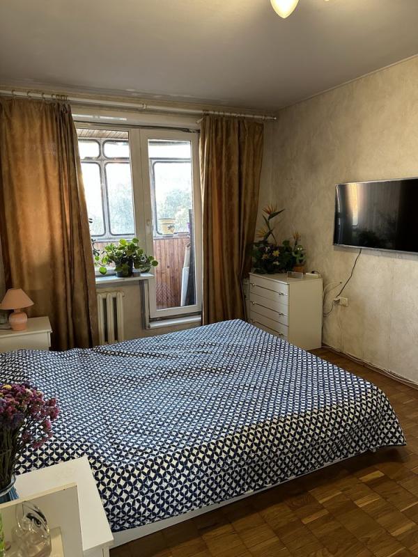 Sale 3 bedroom-(s) apartment 73 sq. m., Berezniakivska Street 16