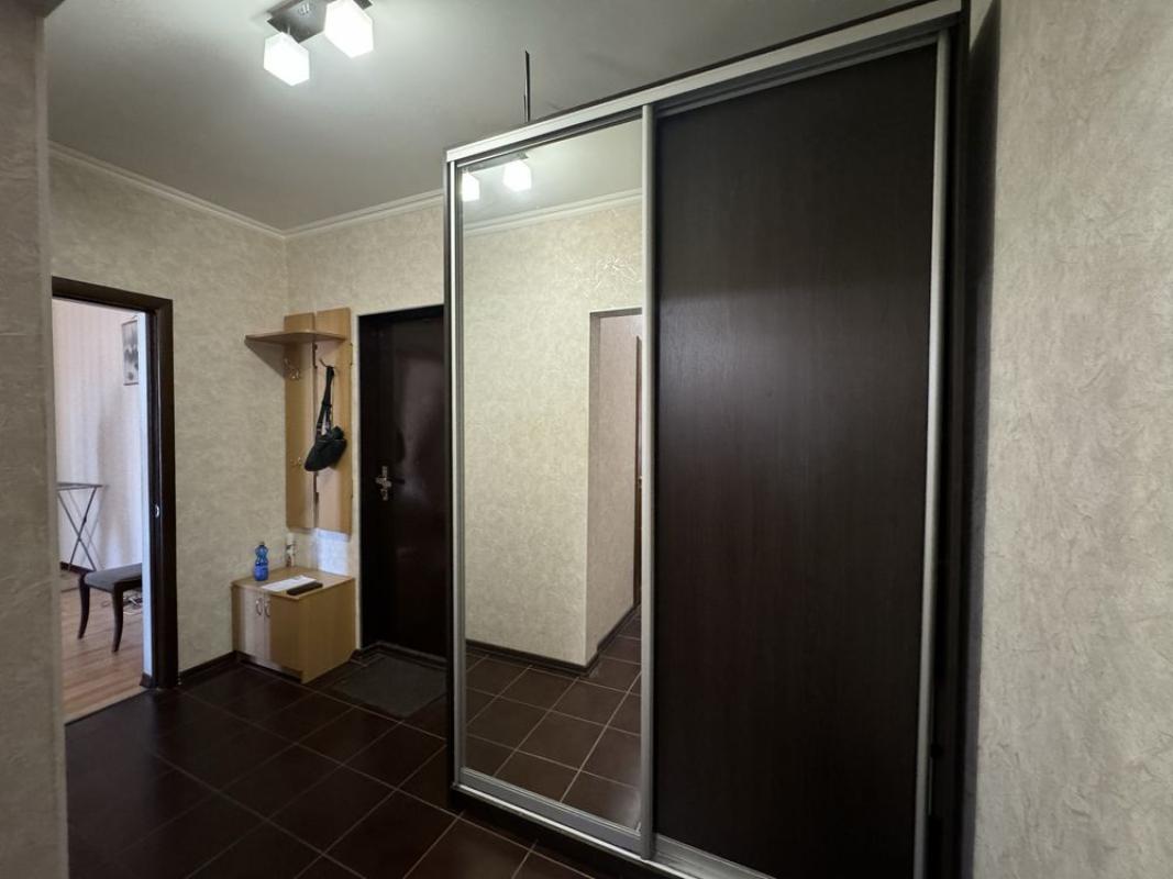 Long term rent 2 bedroom-(s) apartment Vyshniakivska Street 7а