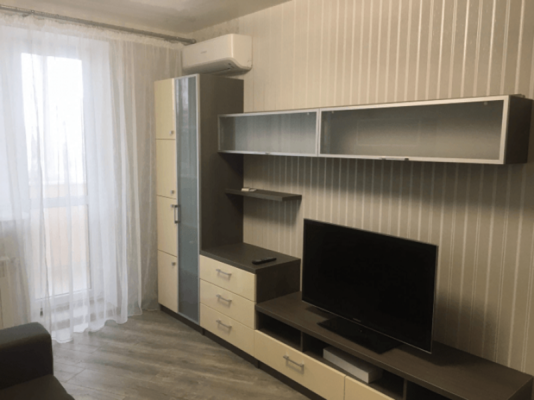 Long term rent 2 bedroom-(s) apartment Myroslava Mysly Street (Tsilynohradska Street) 58б