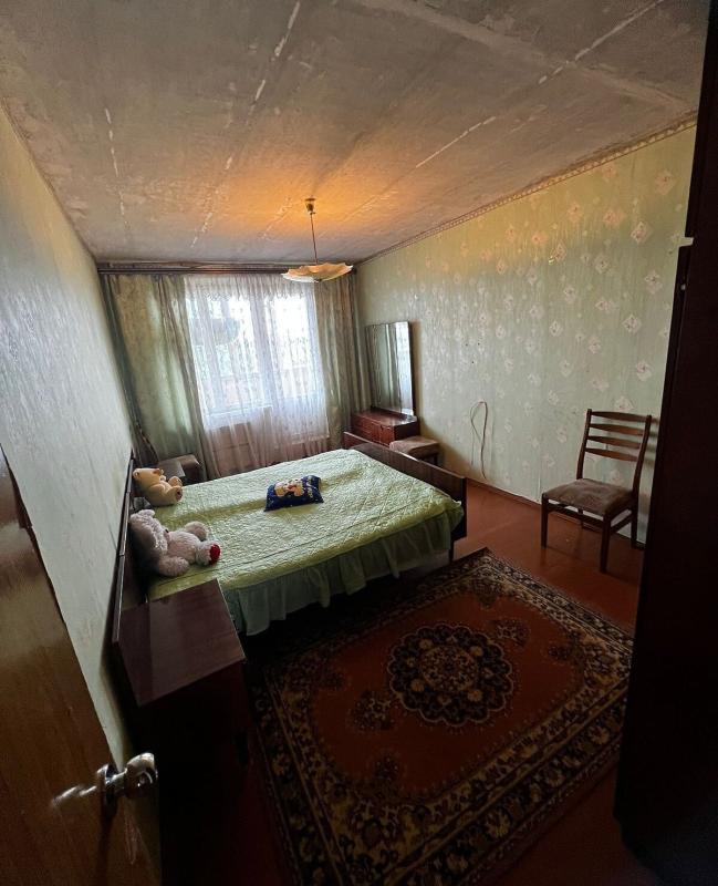 Продаж 3 кімнатної квартири 64 кв. м, Краснодарська вул. 183