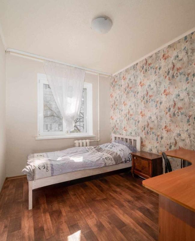 Sale 4 bedroom-(s) apartment 57 sq. m., Hvardiytsiv-Shyronintsiv Street 59а