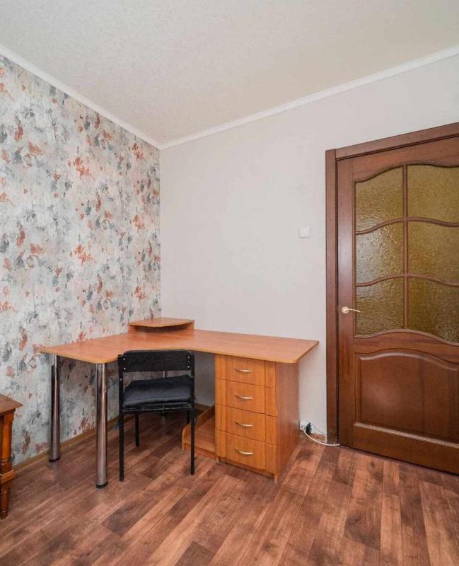 Продажа 4 комнатной квартиры 57 кв. м, Гвардейцев-Широнинцев ул. 59а