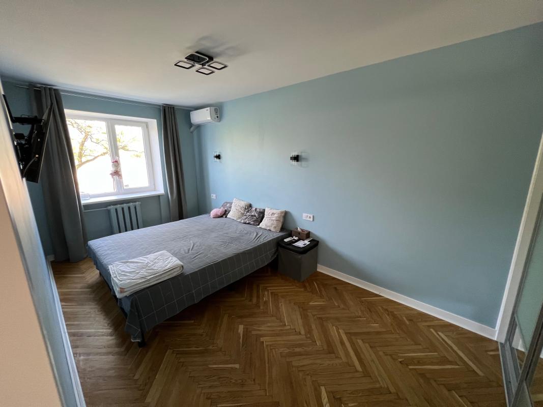 Long term rent 2 bedroom-(s) apartment Simferopolska Street 11