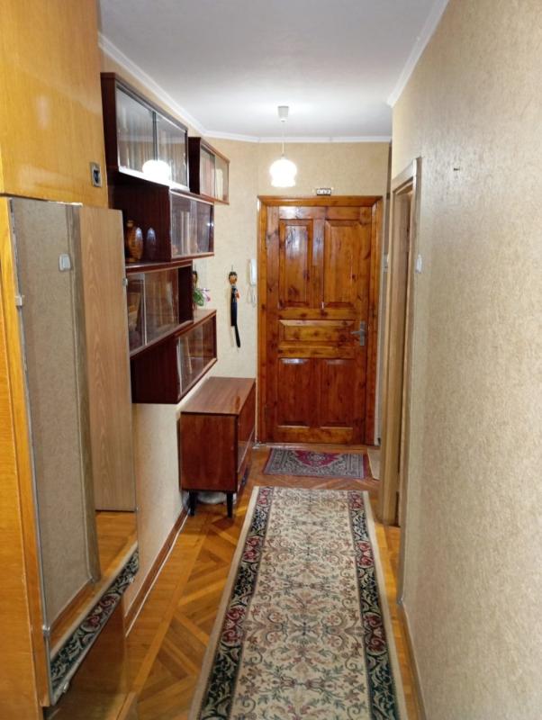 Long term rent 3 bedroom-(s) apartment Peremohy Avenue 76