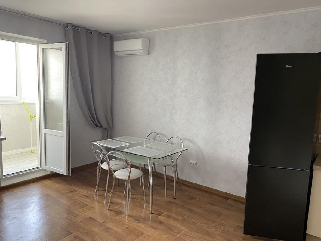 Long term rent 1 bedroom-(s) apartment Revutskoho Street 54