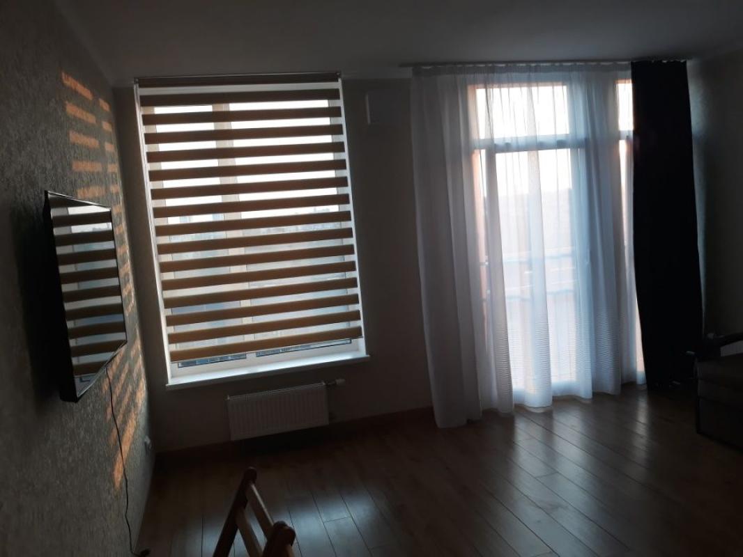 Long term rent 1 bedroom-(s) apartment Sobornosti avenue