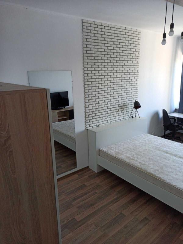 Long term rent 3 bedroom-(s) apartment Raisy Okipnoi Street 10
