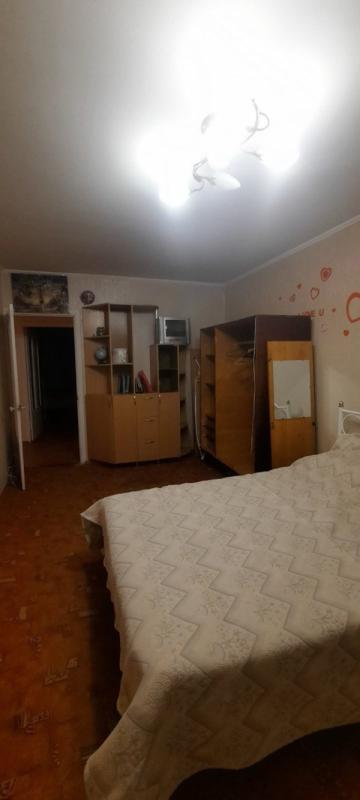 Продажа 3 комнатной квартиры 65 кв. м, Холодноярська ул. (Брянский) 7